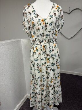 Lucky Brand Floral Cream V-Neck Midi Dress with Tie Waist Size Large